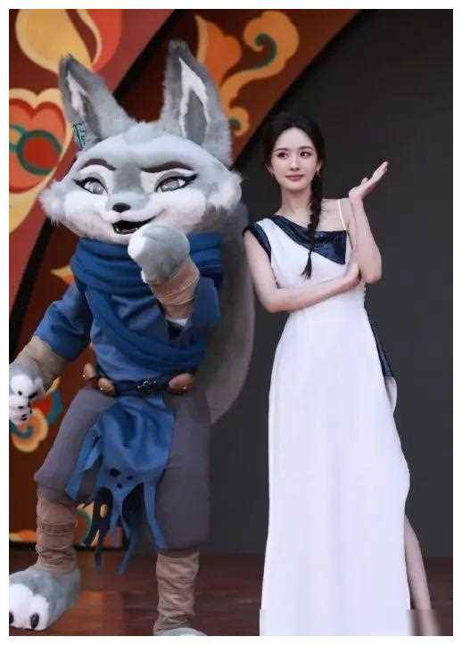 热血续章黄渤杨幂蒋欣华语动漫巅峰对决