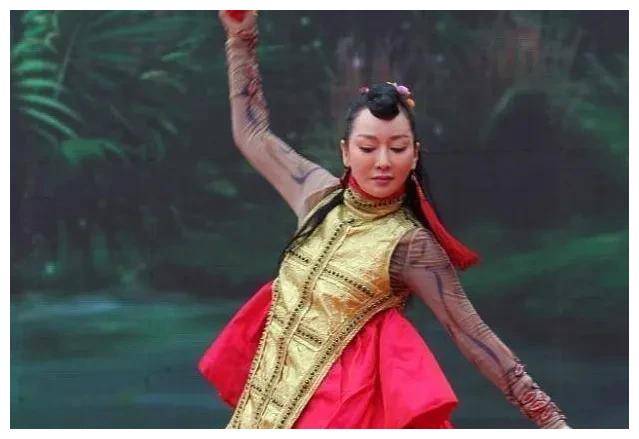 原创萨顶顶韩国首唱东方魅力惊艳梵语演绎全场震撼