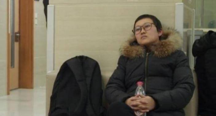 原创上海33岁女博士闫宏微赴美抗癌不幸病逝今丈夫带幼女独自生活