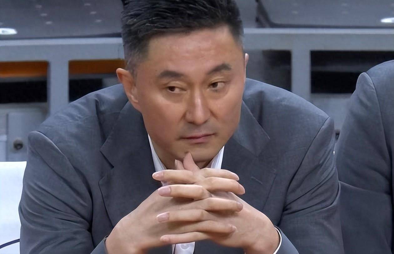 不想赢?广东队和鱼腩球队有来有回!杜锋破口大骂,朱芳雨无语_周琦_江