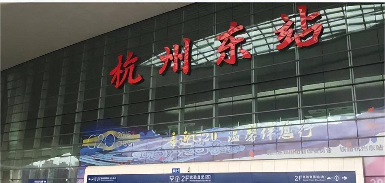 原创11年前温州动车事故中失去父母幸存下来的小伊伊后来怎么样了