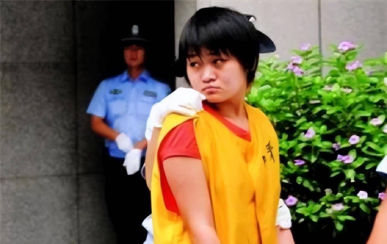 原创2009年齐萍萍勒死父母后淡定共处4天直言他们总说不想活了