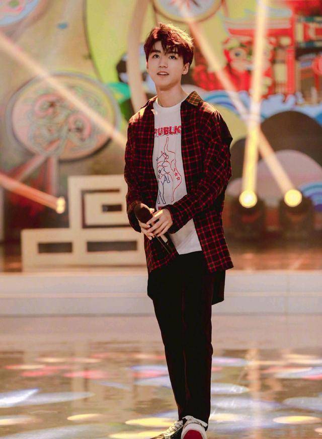 原创快乐大本营王俊凯惊喜来袭镜头虽少却足够惊喜