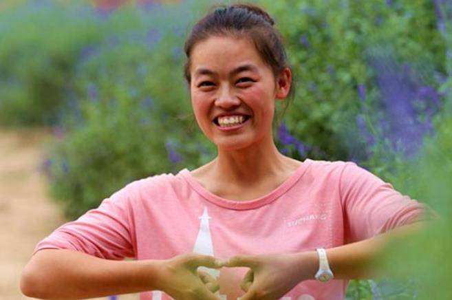 原创河南无腿女孩王娟6岁失去双腿靠单手走进大学如今怎么样了