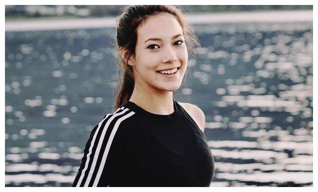 原创谷爱凌新篇章21岁金发碧眼登陆美国闪耀登场