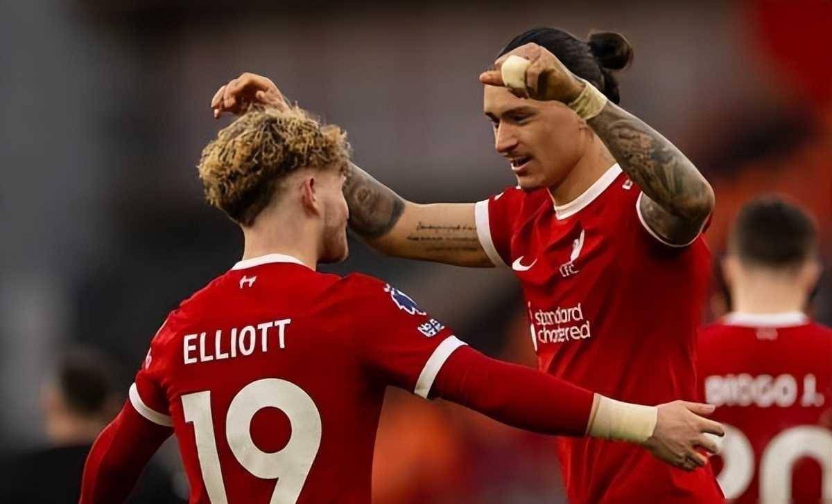 独特视角和故事点:全力出击(full force):球队在关键比赛中的决心备受