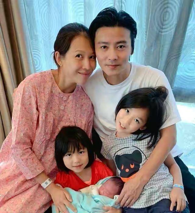 原创《披荆斩棘的哥哥》热播,嫂子们集体亮相,颜值差距一目了然_张晋_