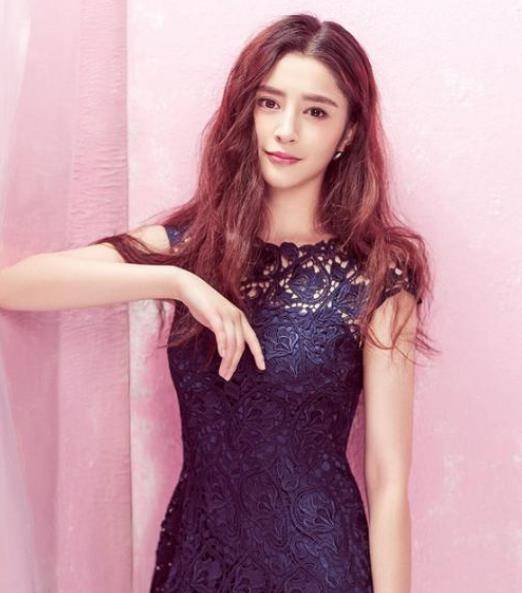 李心艾是一个90后的姑娘,还是一个混血儿,有着四分之一的国外血统