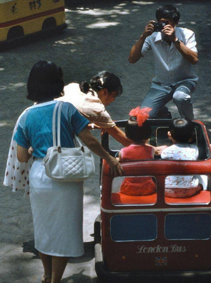 原创30年前拍照现场设备很简陋也没有ps但留下的珍贵记忆却最多
