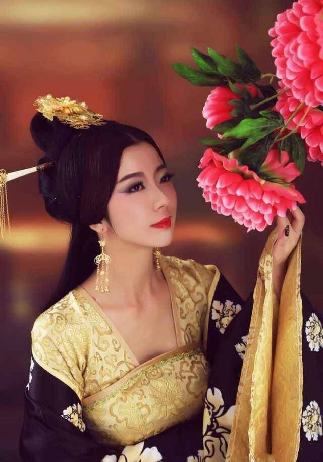 原创古代史上最美丽也最悲惨的五位妃子其中有位还被吕后做成人彘