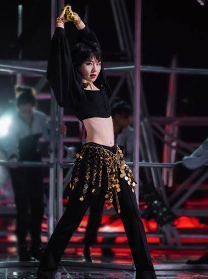 成团冲刺,张柏芝吉克隽逸排名飙升,三大人气巨头冲第四_周笔畅_王鸥