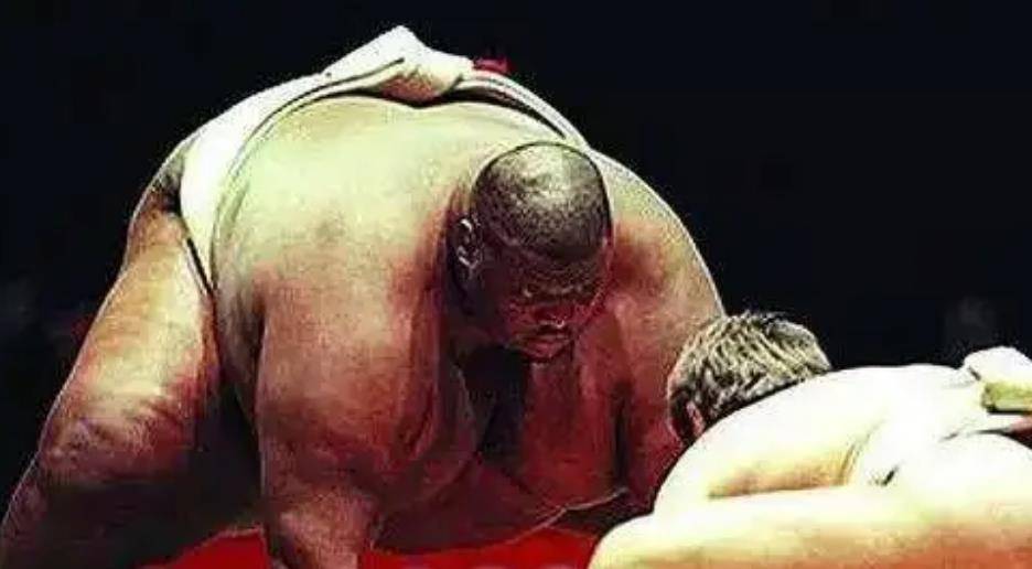 相扑之王,娶娇妻后一年去世,妻子继承千万遗产却不再改嫁_曼尼_体重