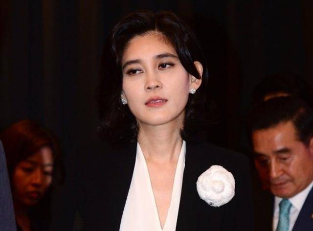 原创三星长公主李富真下嫁凤凰男婚内遭殴离婚反遭勒索141亿