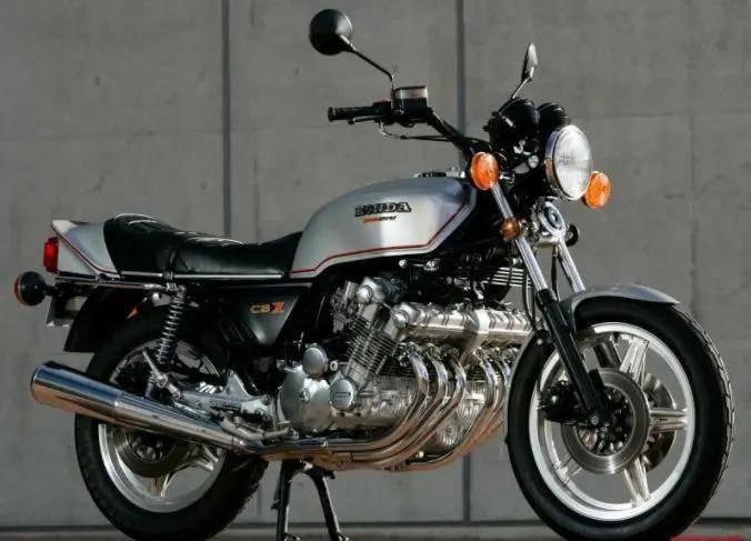 cbx的设计参考了honda在1960年代的世界摩托车锦标赛(wgp)上连战连胜