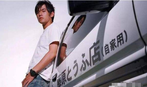 实力宠粉!大方送王俊凯绝版豪礼,曾花51万拍得珍藏15年!_周杰伦_电影_