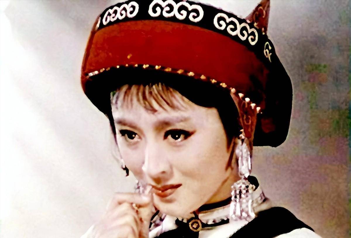 原创永远的阿诗玛杨丽坤去世22年丈夫和两个双胞胎儿子后来如何