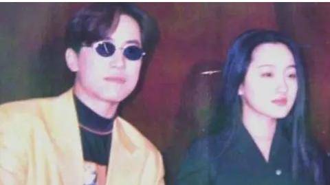 尽管毛宁和她不管从长相,事业还是歌声来说都非常相配,但那时的杨钰莹