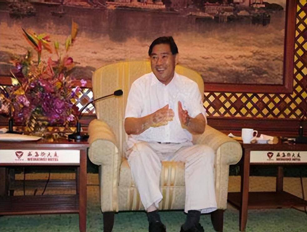 陈光威初中文凭中国农民靠一杆鱼竿把碳纤维做到世界第一