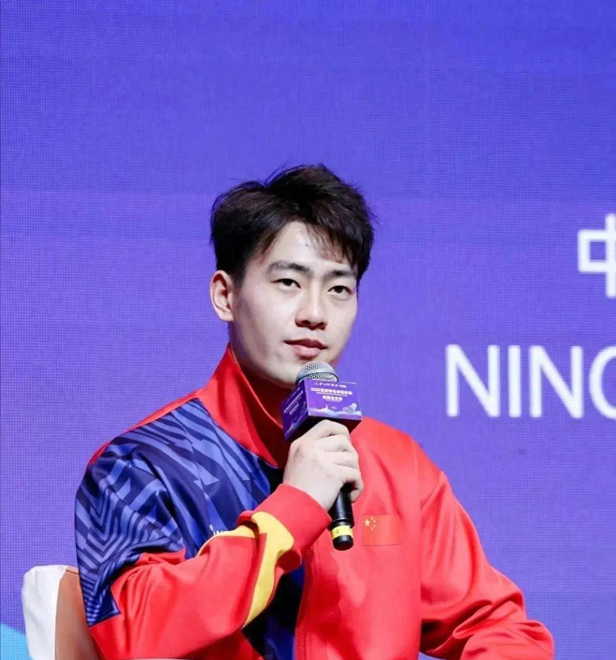 新晋羽毛球运动员:王昶不仅有颜值,而且球也打的很好哦!_梁伟铿_男双_