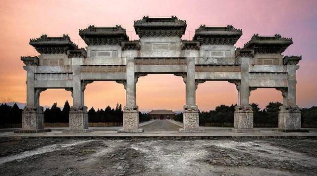 在清东陵中的5位皇帝墓葬,除了孝陵没有被盗,其他的陵墓全部没有躲过