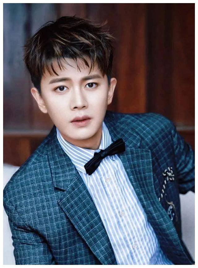 任嘉伦热血王者荧幕真男人在烈焰中闪耀