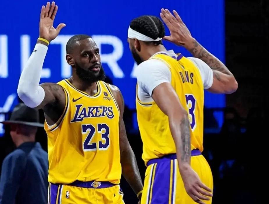 76人,核心恩比德至今未有归期,马克西带队孤军奋战,球队战绩一落千丈!