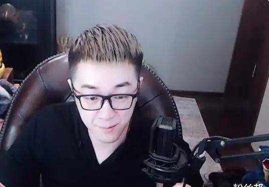 在yy上出镜的这些年,毕加索也曾经历过低谷期,也曾斥资上千万上年度