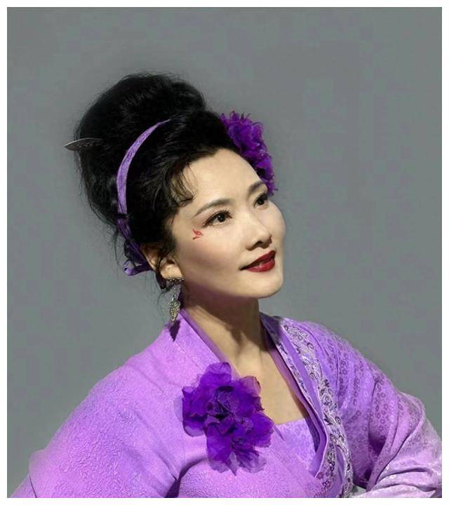 何赛飞怒斥代拍!戏曲整顿如虎添翼,网友点赞称赞其霸气十足.