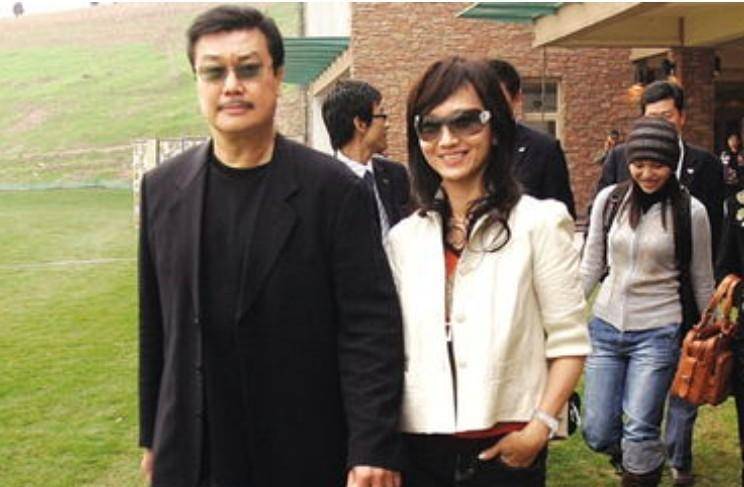 赵雅芝二嫁大自己八岁学霸丈夫相爱40载依旧相濡以沫