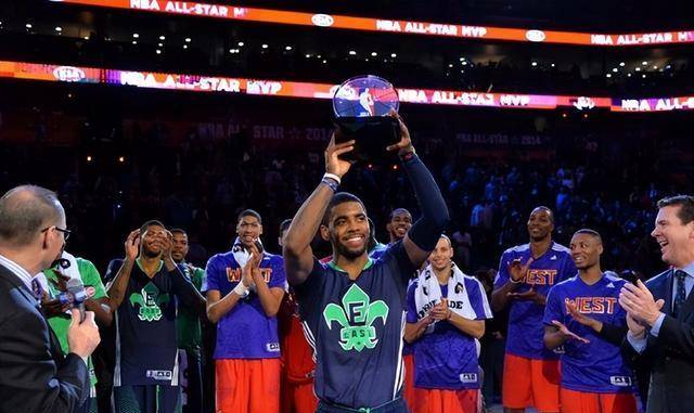 欧文在ncaa也只呆了一年,进入nba后欧文第一年场均18.