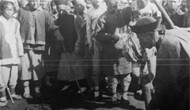 原创清代行刑怪事夜里斩首犯人拂晓再看无头人居然自己跑了