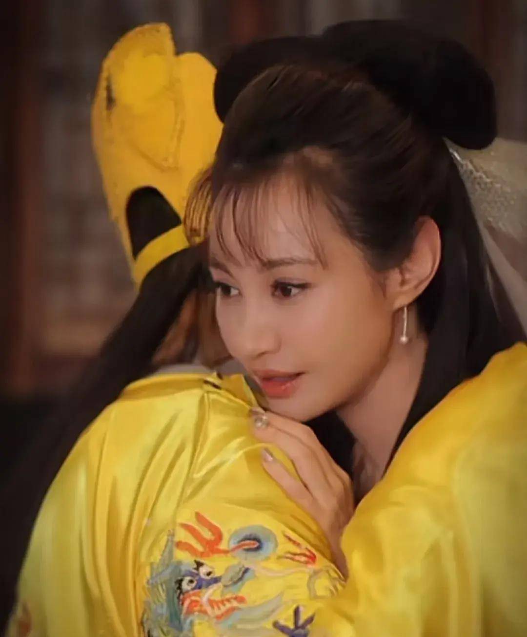 杨雪再扮江玉燕,比20年前更惊艳,谁能想到她已经45岁了