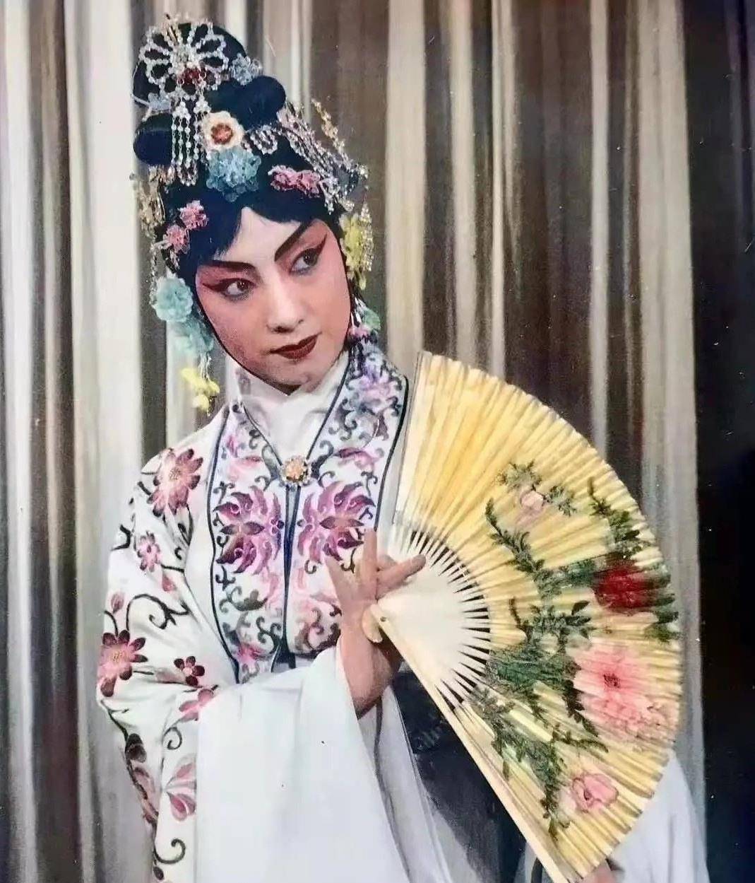 原创京剧名家杜近芳和李维康谁饰演吴清华更好我认为李维康更好