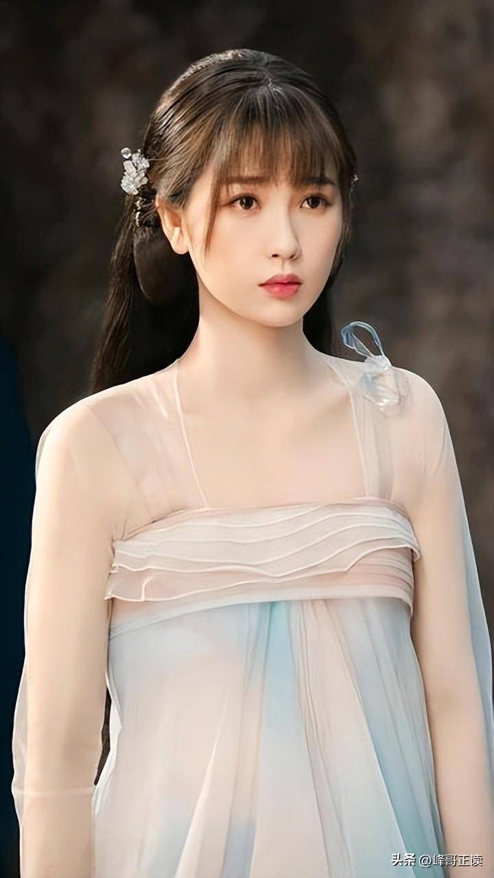 《与凤行》小荷一出场,才知什么是灵气逼人_鞠婧祎_角色_赵丽颖