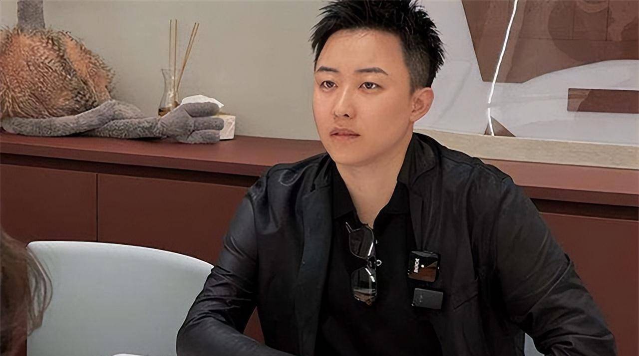 身价千万单身女ceo叶海洋:花50万生五国混血,如今再添二胎