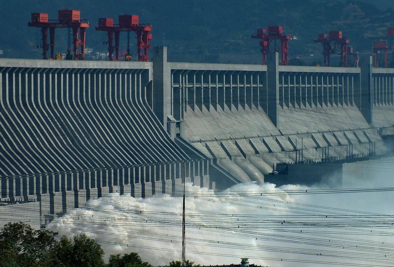 原创直击世界最大的水利工程三峡大坝用时17年修建总耗资1800亿元