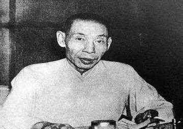 "上海皇帝",风光一时,如今坟墓破旧不堪无人祭拜_杜月笙_香港_李开明