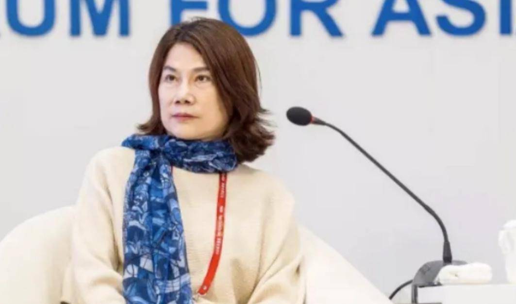 原创2005年董明珠在办公室怒吼你们9亿就要把格力卖给老美休想