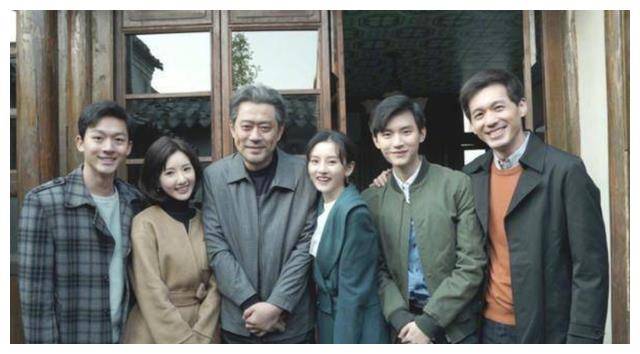 戏中渣爹赵丽颖白宇造型曝光戏外宠妻狂魔女儿奴