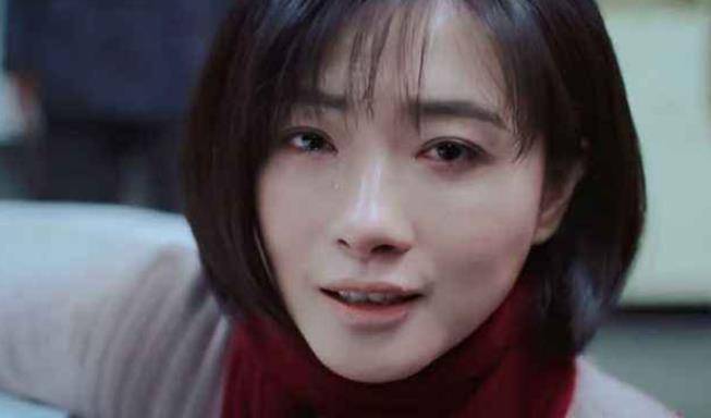 比如之前爆火的《新世界》,搭档孙红雷,当时万茜在剧中扮演的是田丹