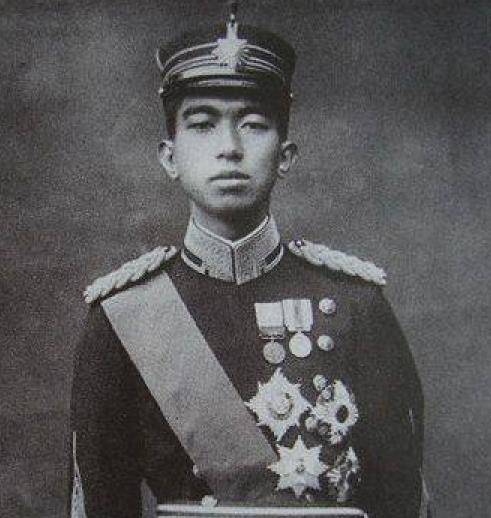 原创裕仁天皇731部队的直接推动者喜欢细菌研究不惜亲自尝尿