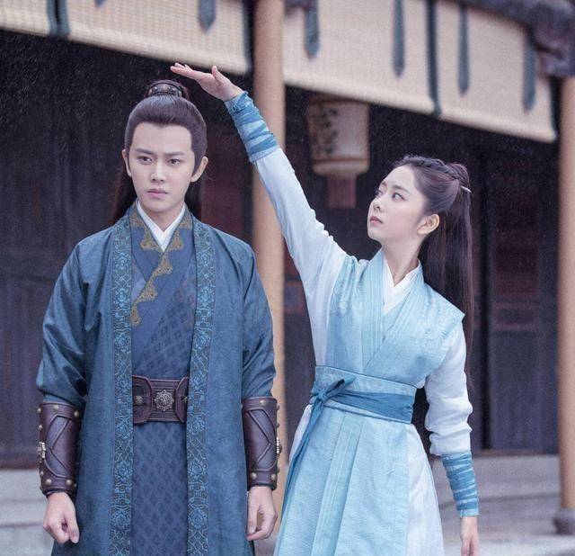 原创《锦衣之下》袁今夏和陆绎,我为你穿红装,那你为我束发