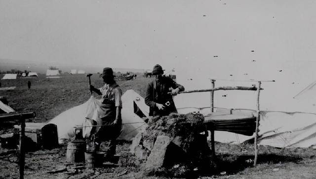 百年老剥皮刀格林河刀生活着一小批铁匠