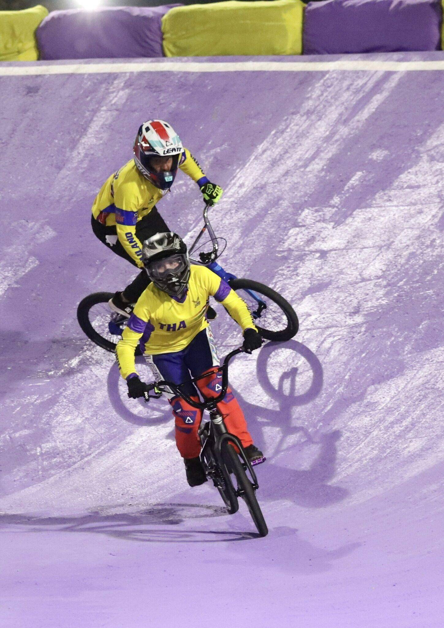 动漫 卡通 漫画 摩托 摩托车 头像 1449_2048 竖版 竖屏