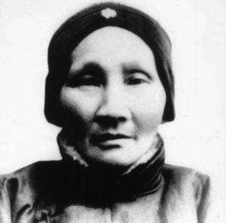 这位老太太去世后孙中山写碑文胡汉民写墓志写墓铭