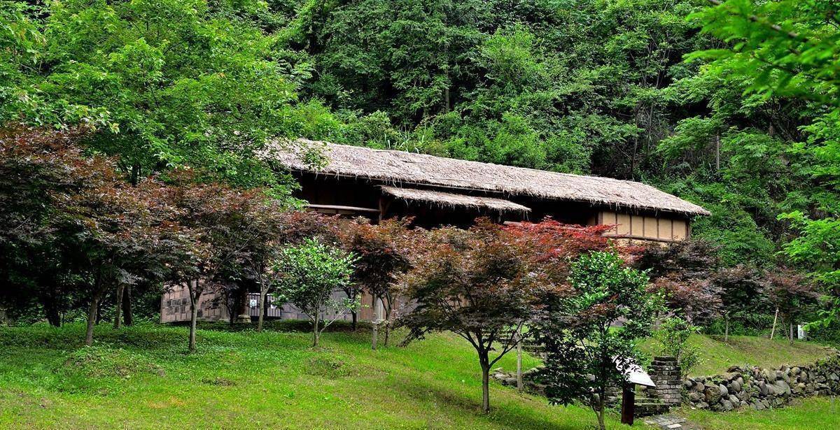 原创江西这个峡谷被誉为小黄果树有80多个瀑布距南昌12公里
