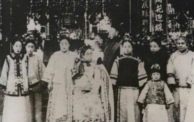 原创清朝皇帝去世之后那些美貌妃子如何度过余生比你想象的要快乐