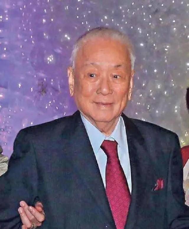 中国最小的包租公,才9岁就年收租几十亿,在香港有上百套豪宅_许晋亨