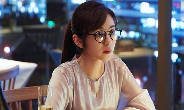 律师》解析:说蓝兰利用何赛,不如说蓝红利用罗槟更靠谱_蓝红家_栗娜