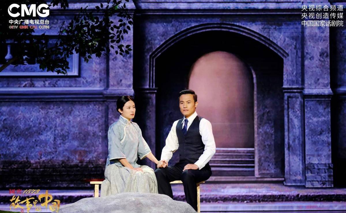 中饰演"国民初恋"珊珊,跟胡歌上演吻戏;在《产科医生》中和佟丽娅大演